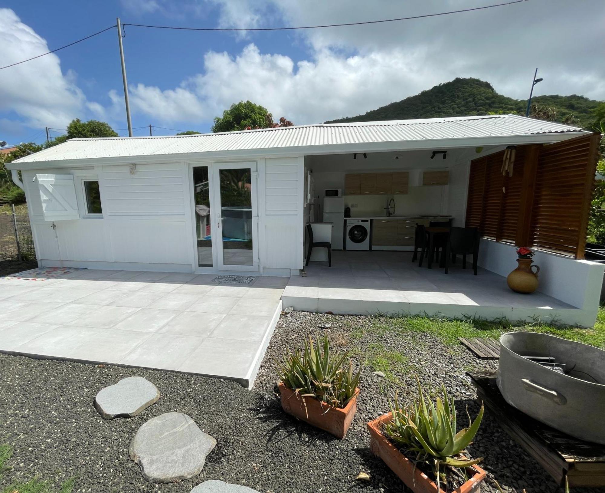 Bungalow "Doussin' Kreyol", Au Calme A 150M De La Plage Grande Anse Exterior foto