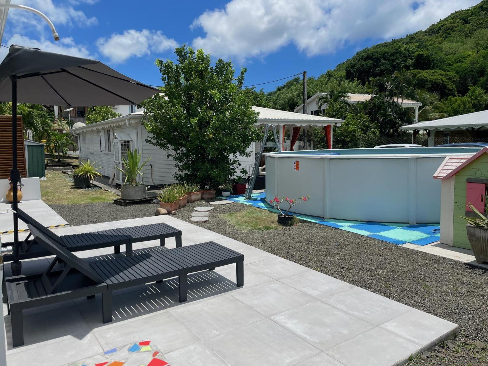 Bungalow "Doussin' Kreyol", Au Calme A 150M De La Plage Grande Anse Exterior foto